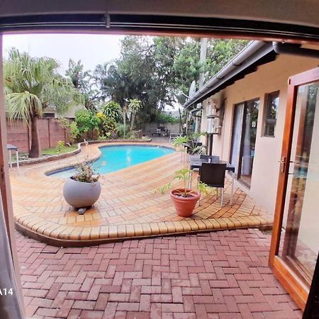 Nqabanqaba Bed and Breakfast Richards Bay Exteriör bild