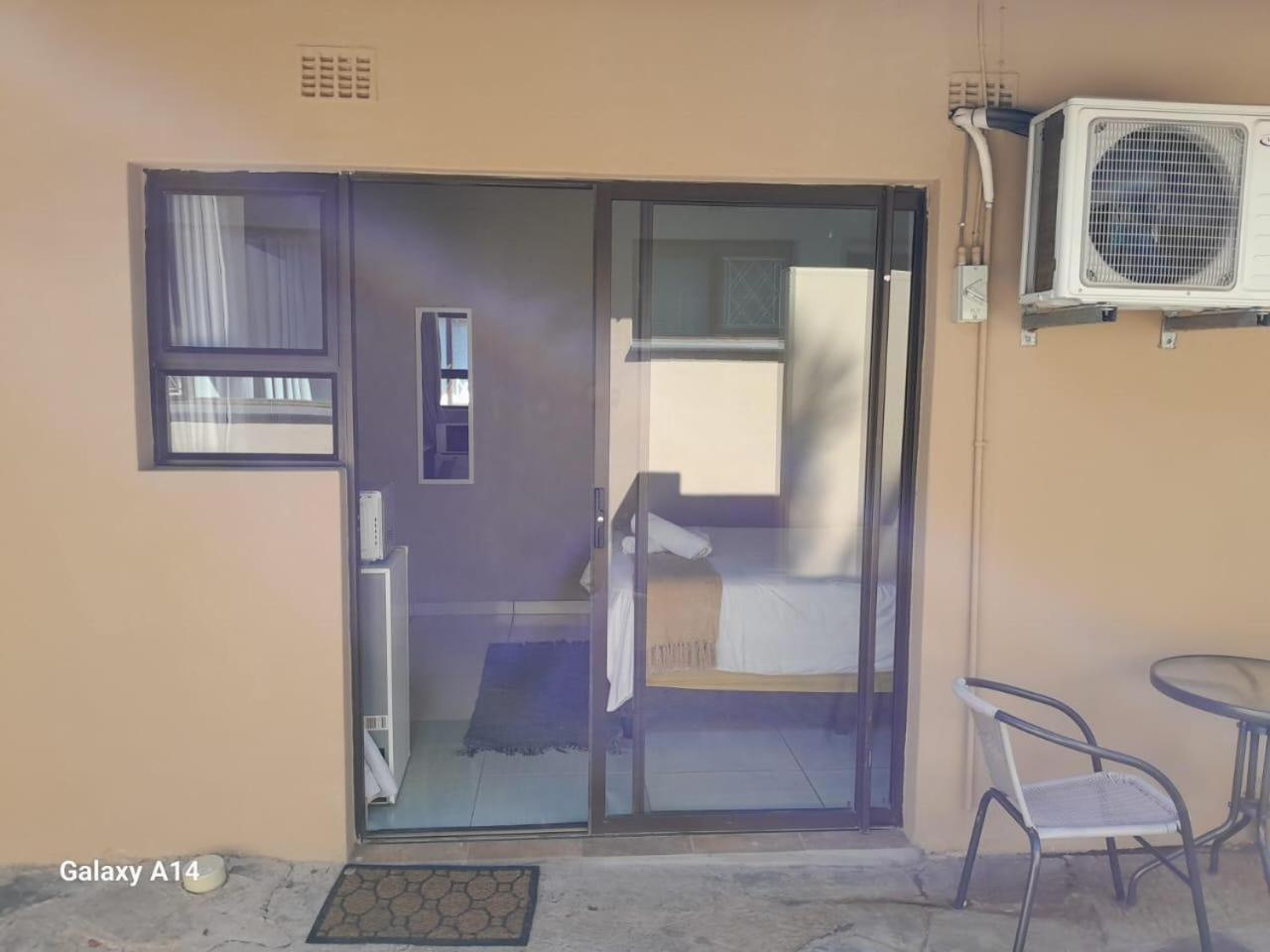 Nqabanqaba Bed and Breakfast Richards Bay Rum bild