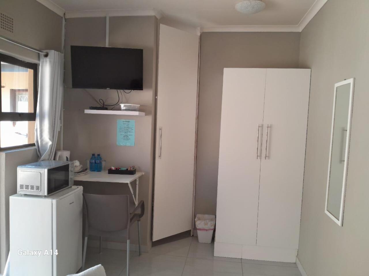 Nqabanqaba Bed and Breakfast Richards Bay Rum bild