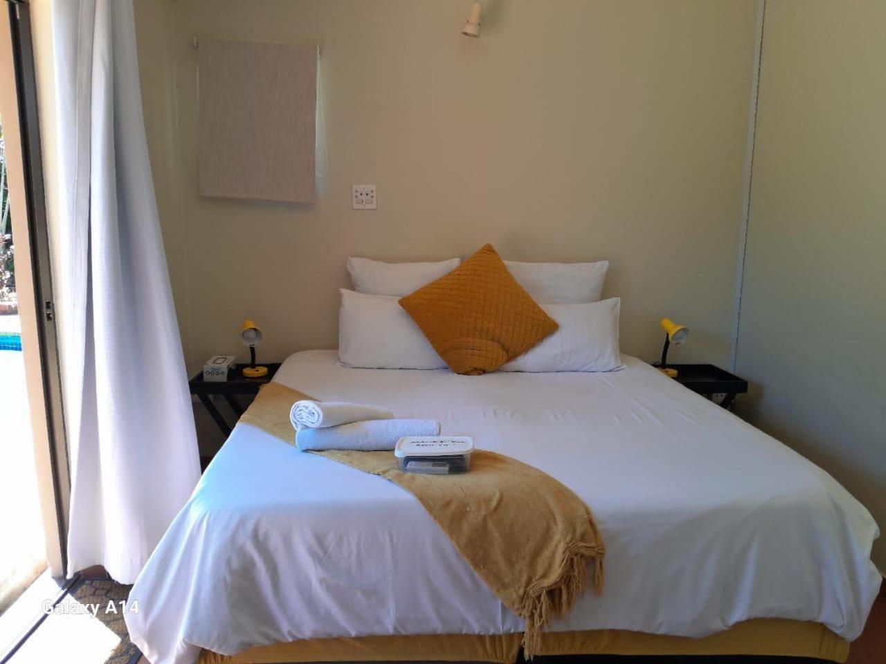 Nqabanqaba Bed and Breakfast Richards Bay Rum bild