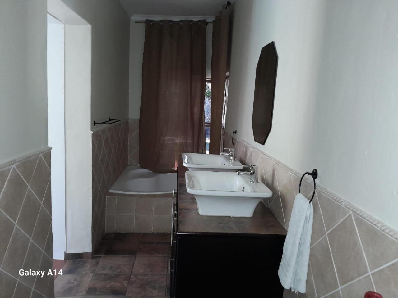 Nqabanqaba Bed and Breakfast Richards Bay Rum bild
